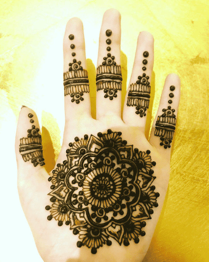 Ravishing Palm Henna Design