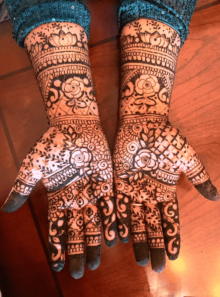 Inviting Panjabi Henna Design