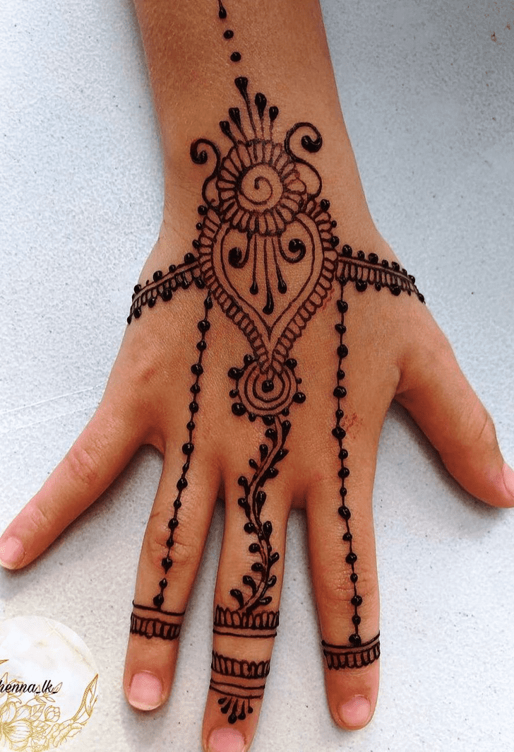 Alluring Paris Henna Design
