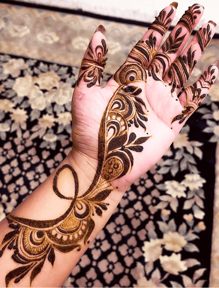 Graceful Paris Henna Design