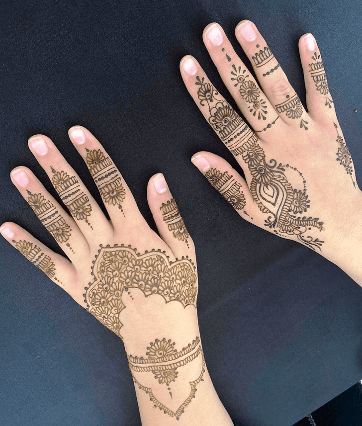 Pleasing Paris Henna Design