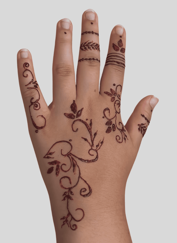 Mesmeric Party Henna Design