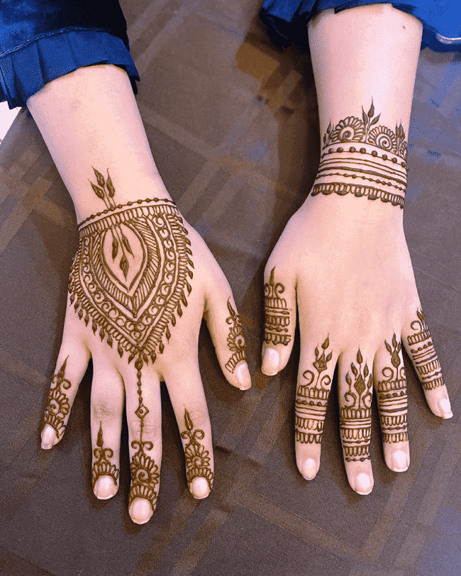 Delicate Peshawar Henna Design