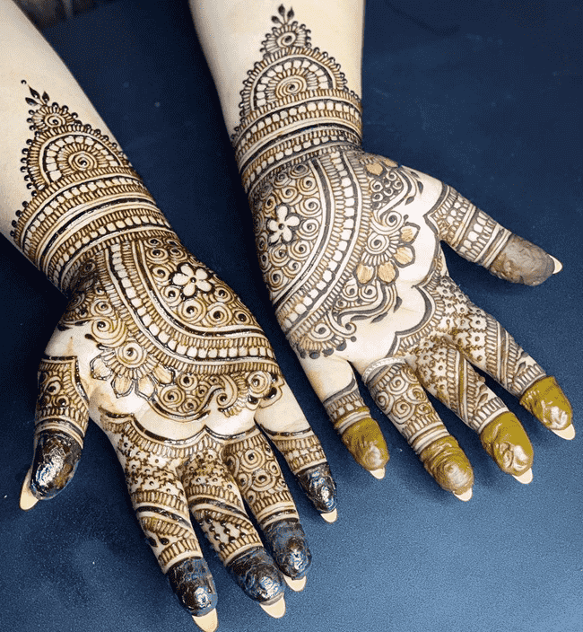 Pleasing Peshawar Henna Design