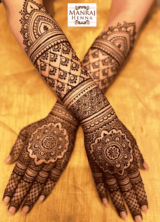 Shapely Peshawar Henna Design