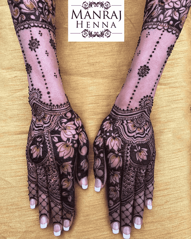 Slightly Peshawar Henna Design