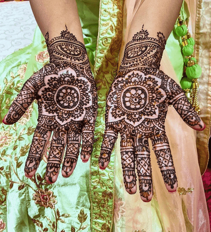 Comely Phalguna Amavasya Henna Design