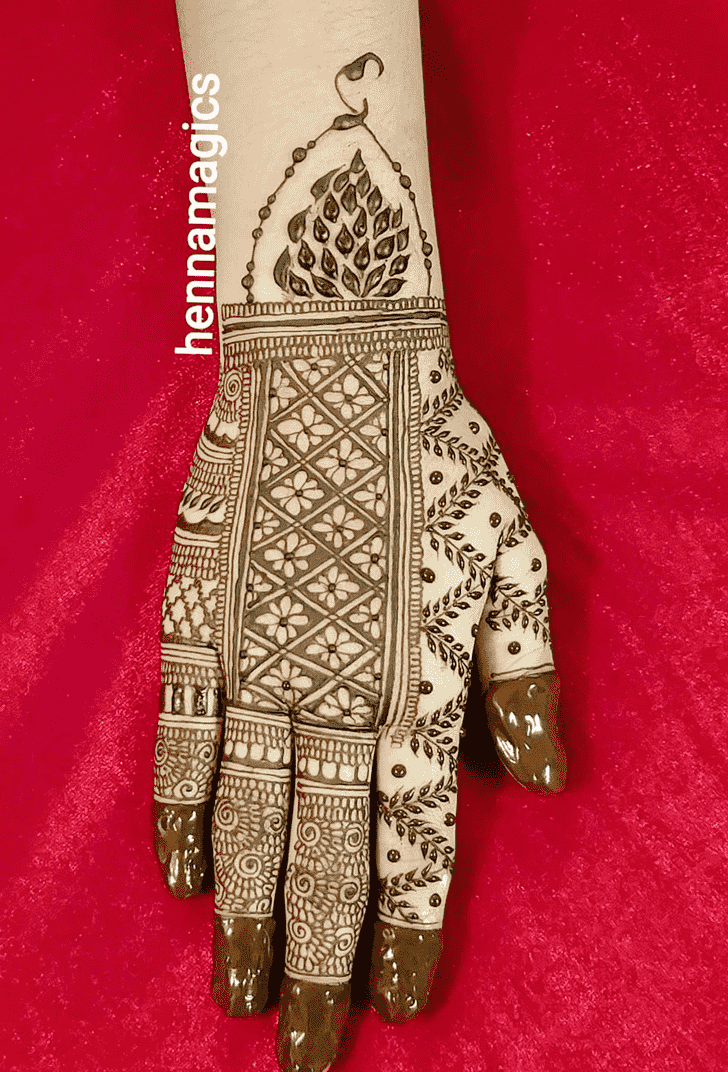 Delightful Phalguna Amavasya Henna Design