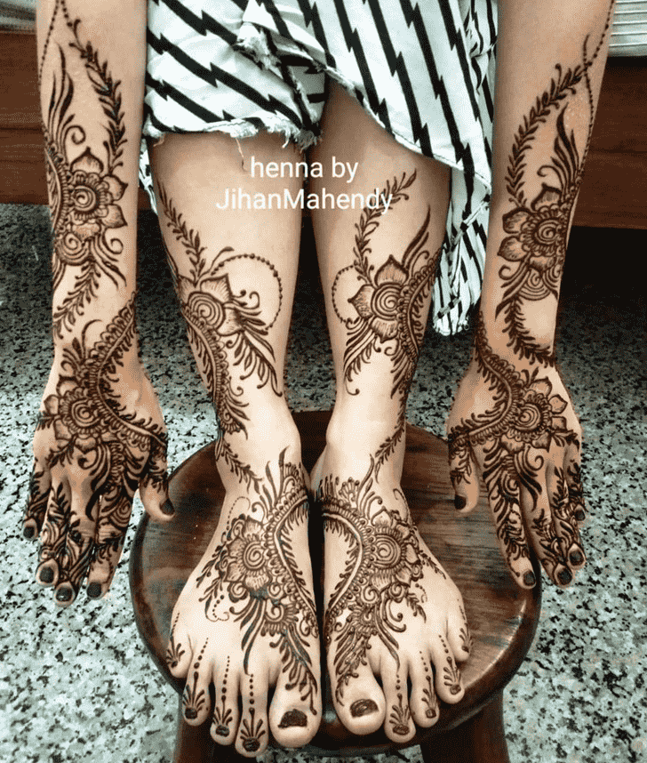 Elegant Phalguna Amavasya Henna Design