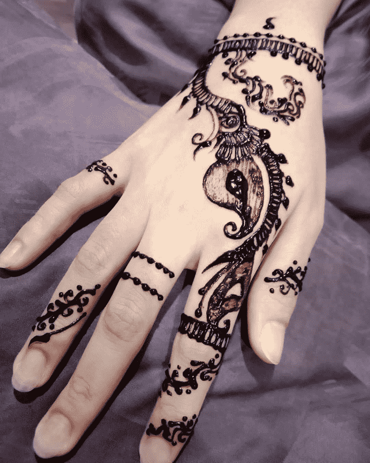 Refined Phalguna Amavasya Henna Design