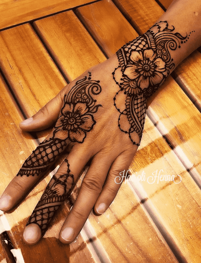 Delicate Pondicherry Henna Design