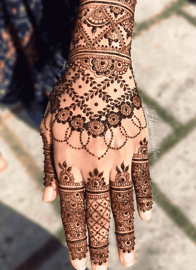 Magnetic Pondicherry Henna Design