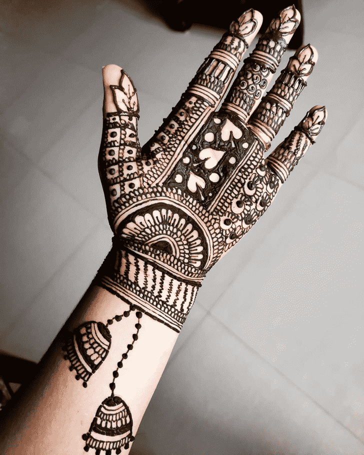 Delicate Prayagraj Henna Design