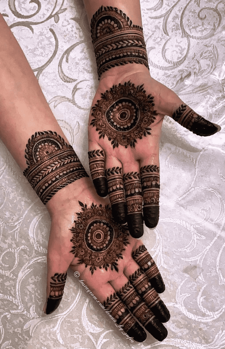 Classy Pretty Mehndi Design