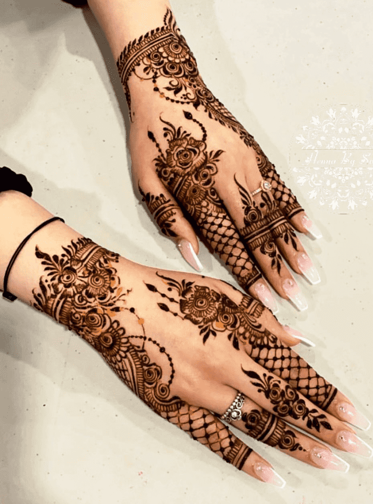 Enticing Pretty Mehndi Design