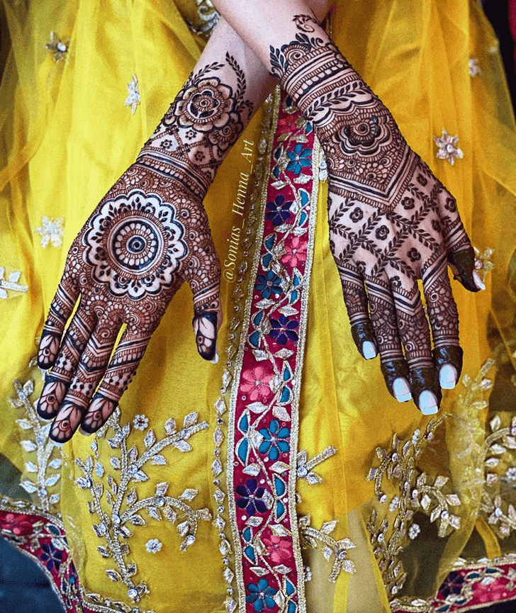 Graceful Professional Henna Design