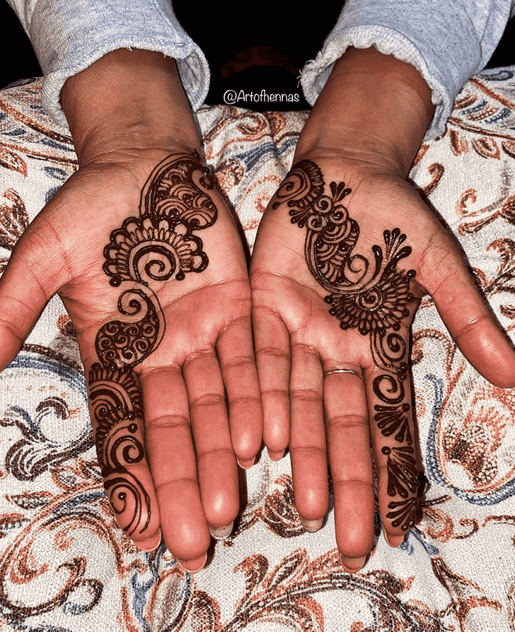 Graceful Pune Henna Design