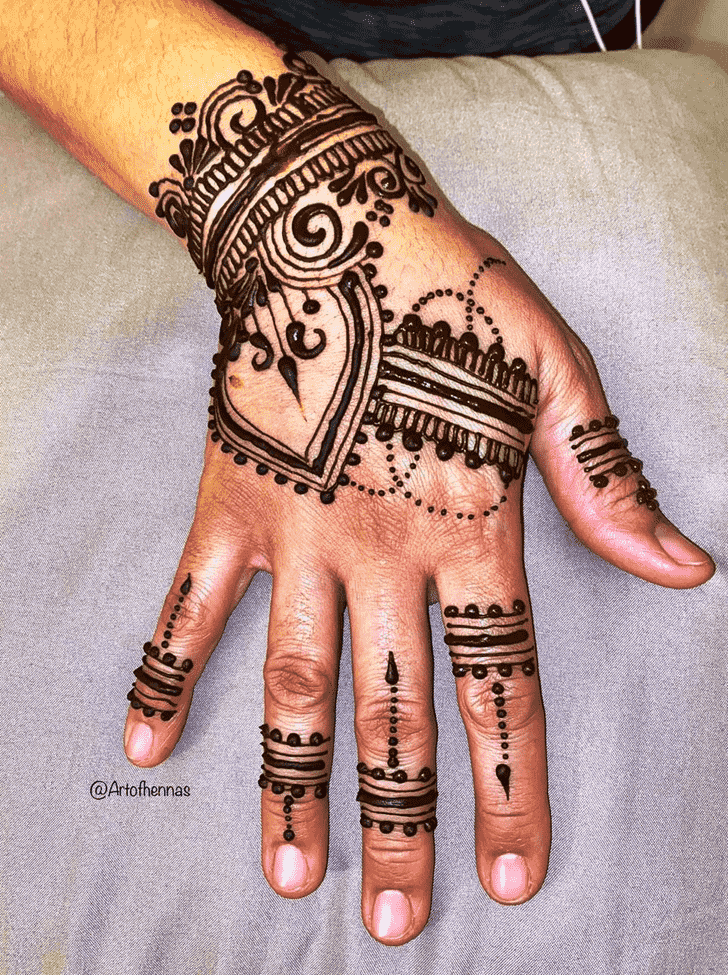 Magnetic Pune Henna Design