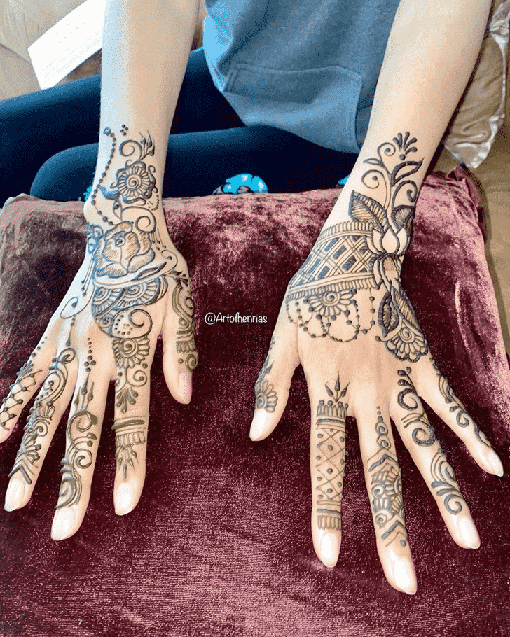 Magnificent Pune Henna Design