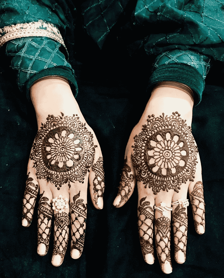 Shapely Punjabi Henna Design