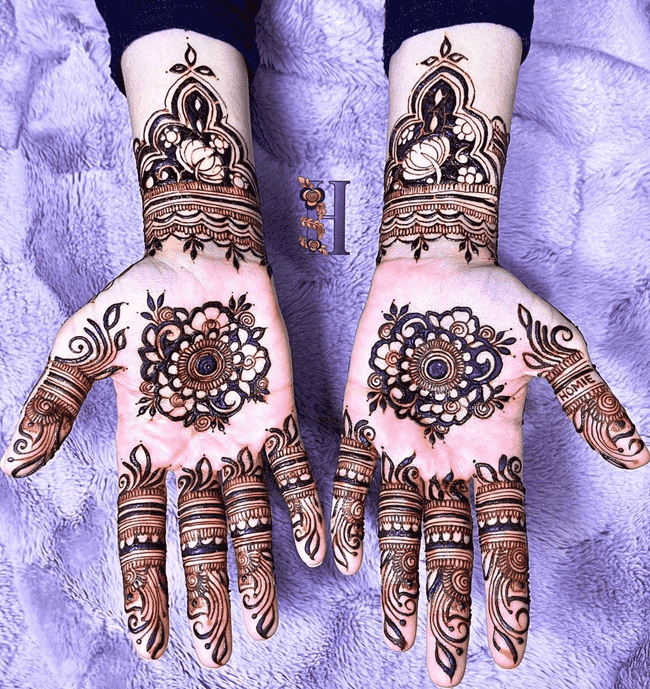 Resplendent Rajkot Henna Design