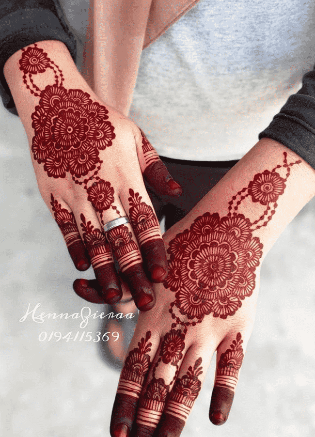 Shapely Rajkot Henna Design