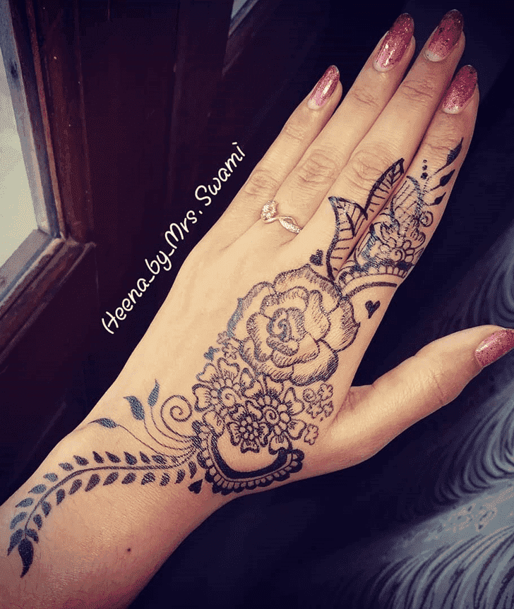 Comely Ranchi Henna Design