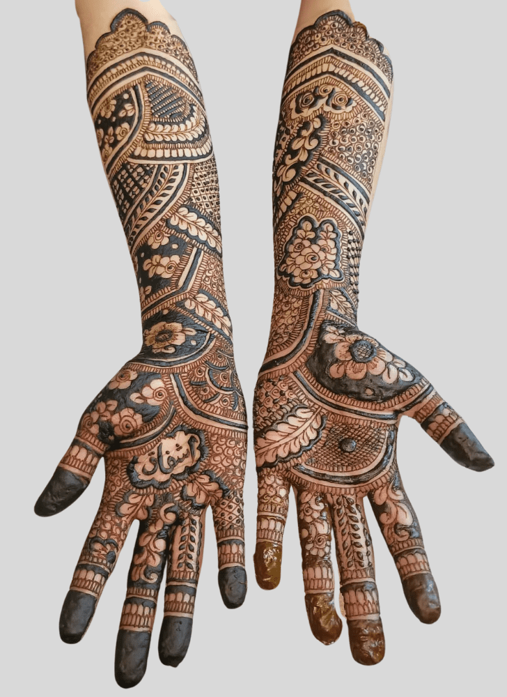 Alluring Ras Al-Khaimah Henna Design