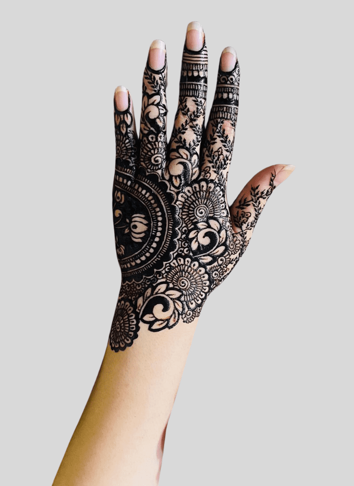 Graceful Ras Al-Khaimah Henna Design