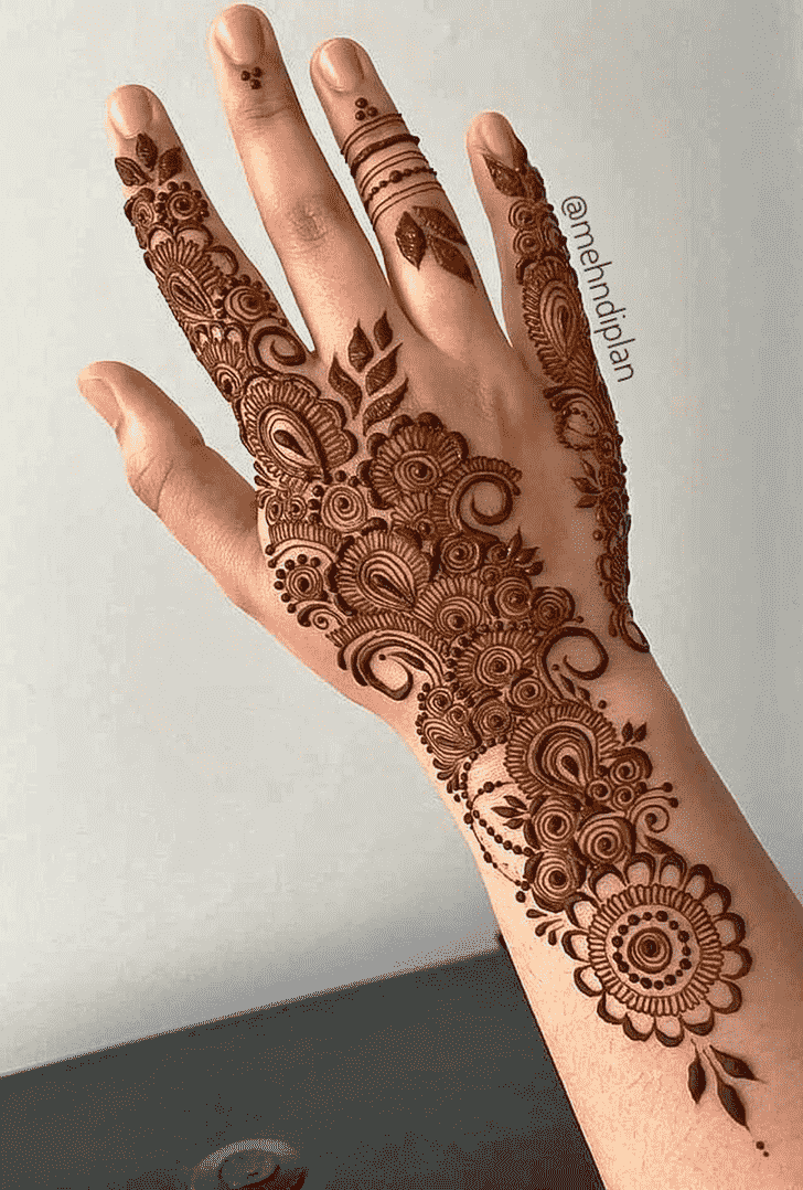 Awesome Reverse Henna Design
