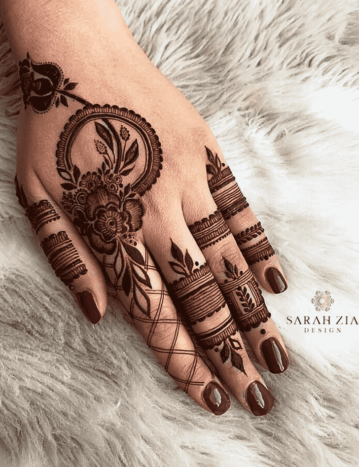 Magnificent Reverse Henna Design