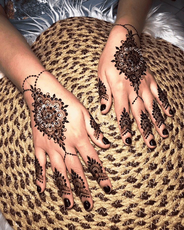 Awesome Rohtang Henna Design