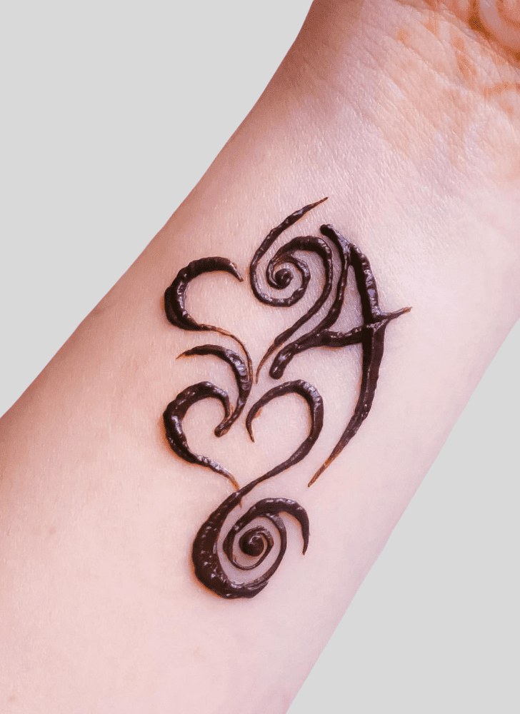 Inviting Romantic Henna design