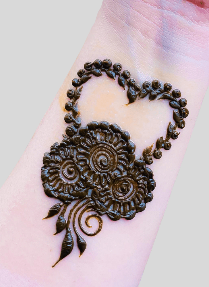 Slightly Romantic Henna design