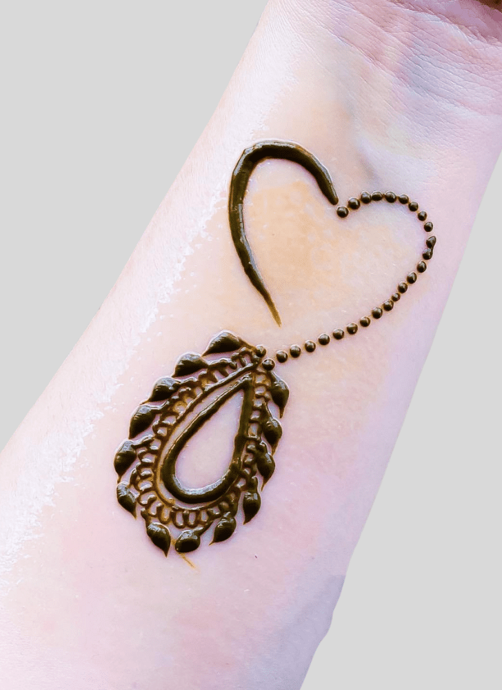 Splendid Romantic Henna design