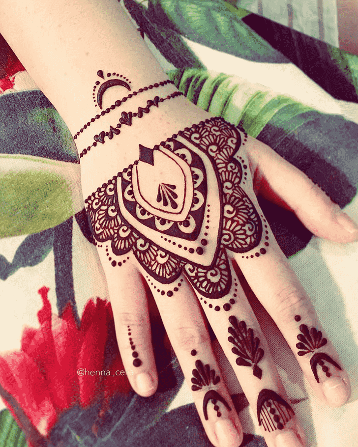 Excellent Romantic Henna design