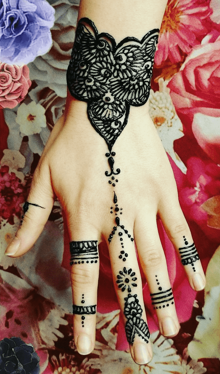 Ravishing Romantic Henna design