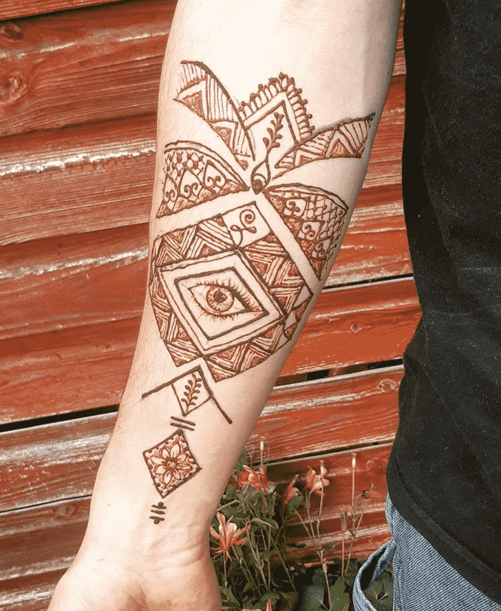 Refined Romantic Henna design