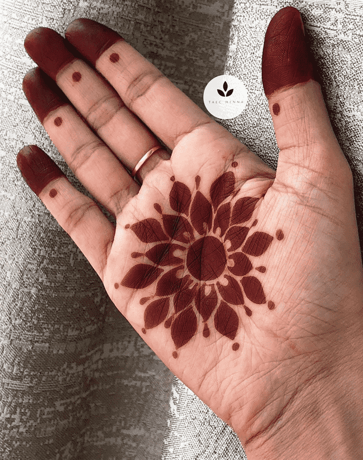 Mesmeric Rome Henna Design