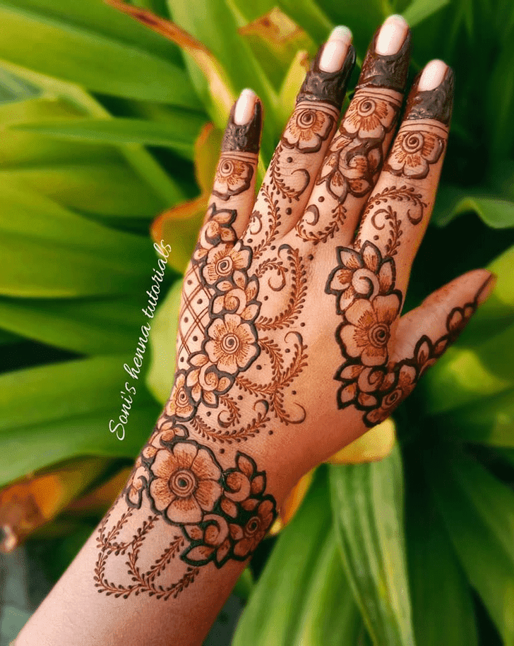 Comely Roses Henna Design