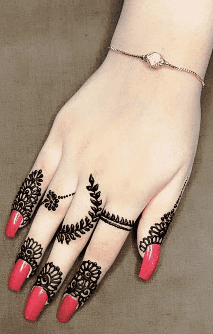 Captivating Royal Finger Henna Design