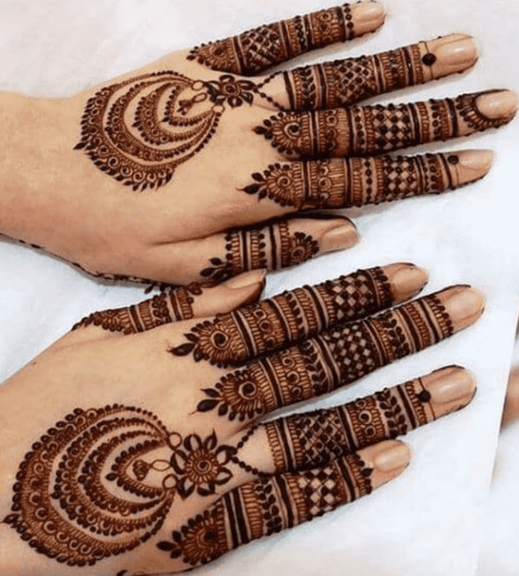 Classy Royal Finger Henna Design