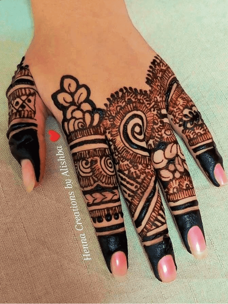 Pretty Royal Finger Henna Design