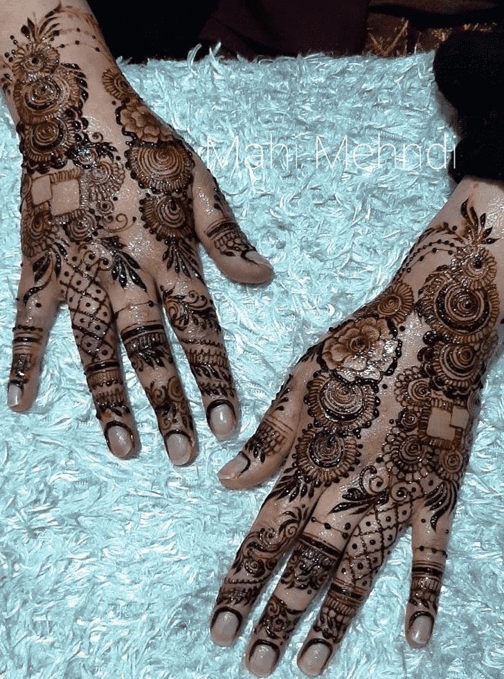 Enticing Royal Mehndi