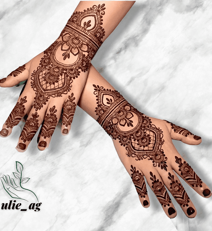 Pretty Royal Henna Design