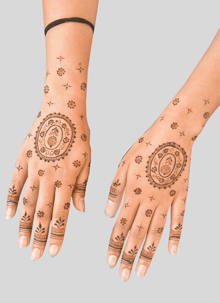 Mesmeric Rural Henna Design