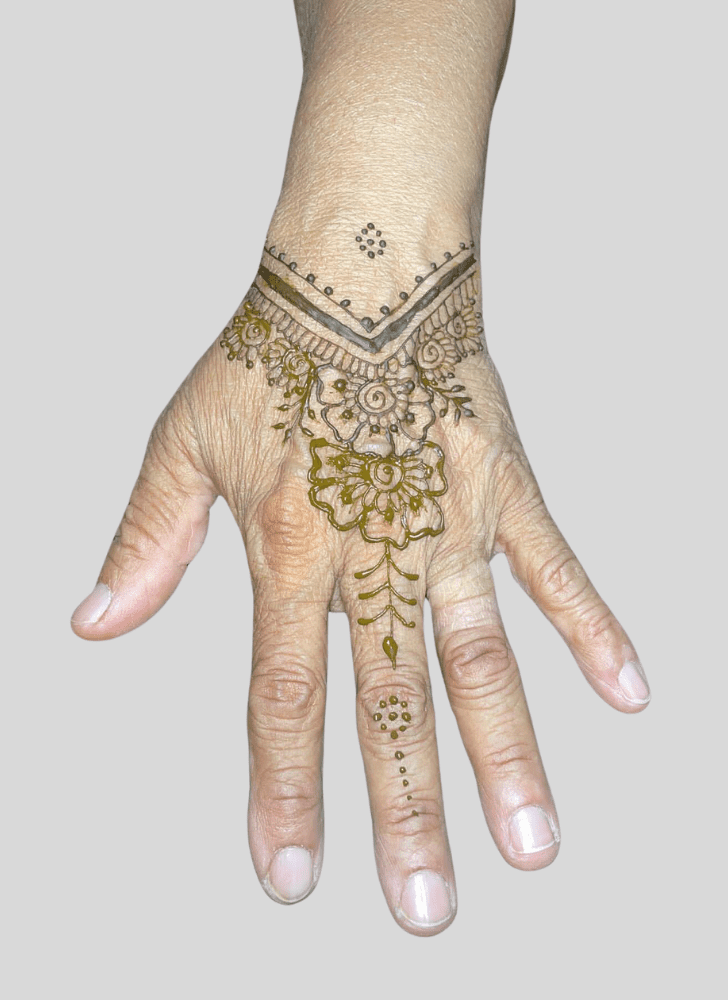 Pretty Rural Henna Design