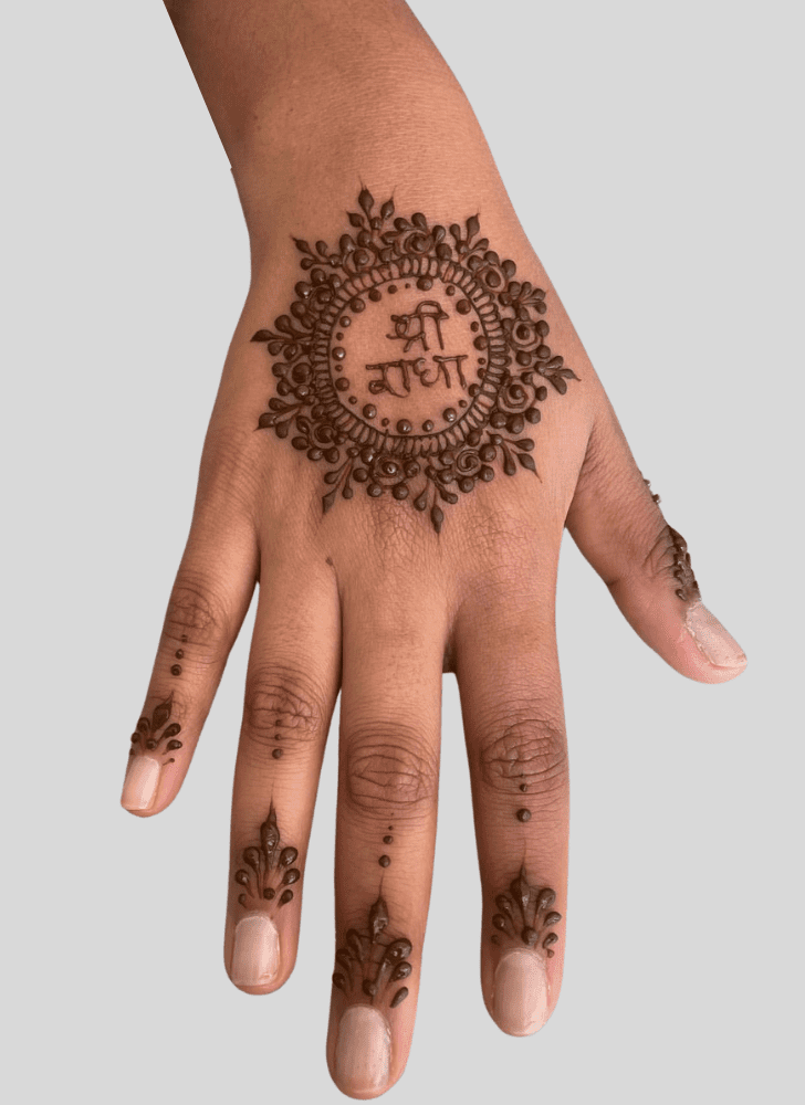 Shapely Rural Henna Design