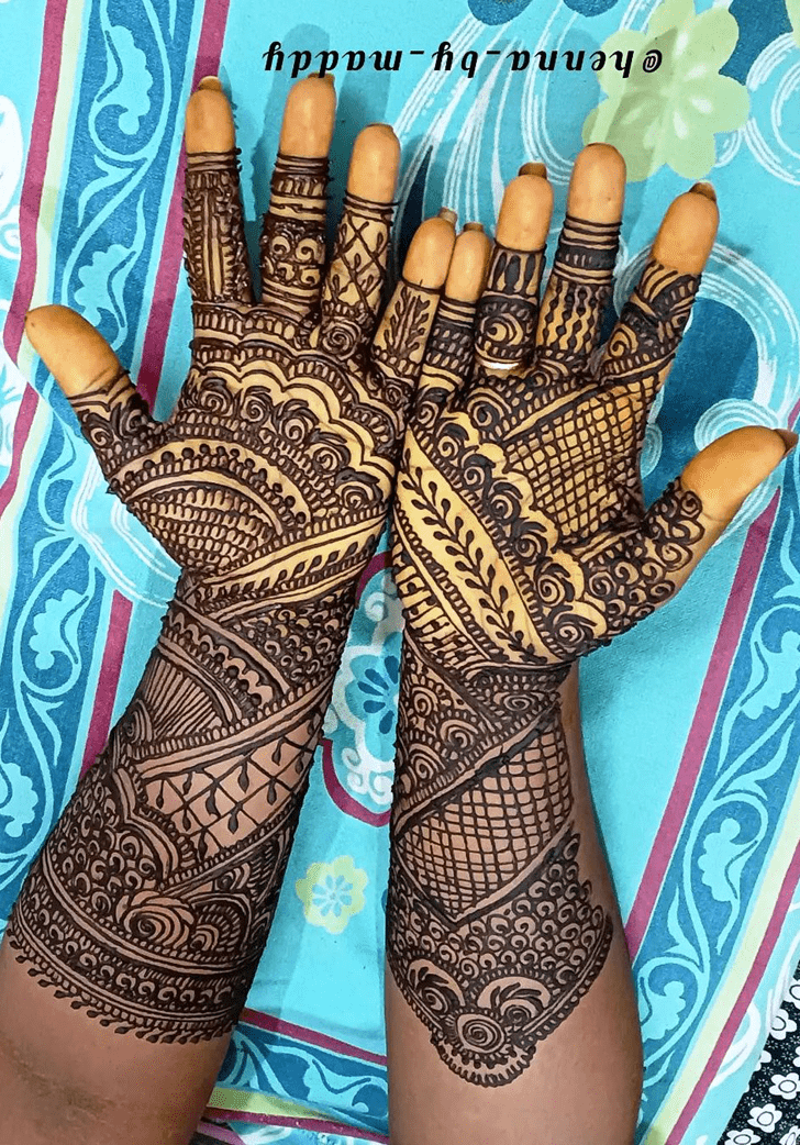 Elegant Russian Henna Design