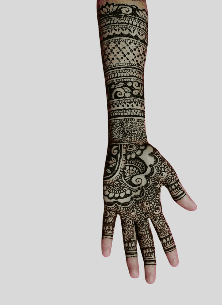 Adorable Saadi Henna Design